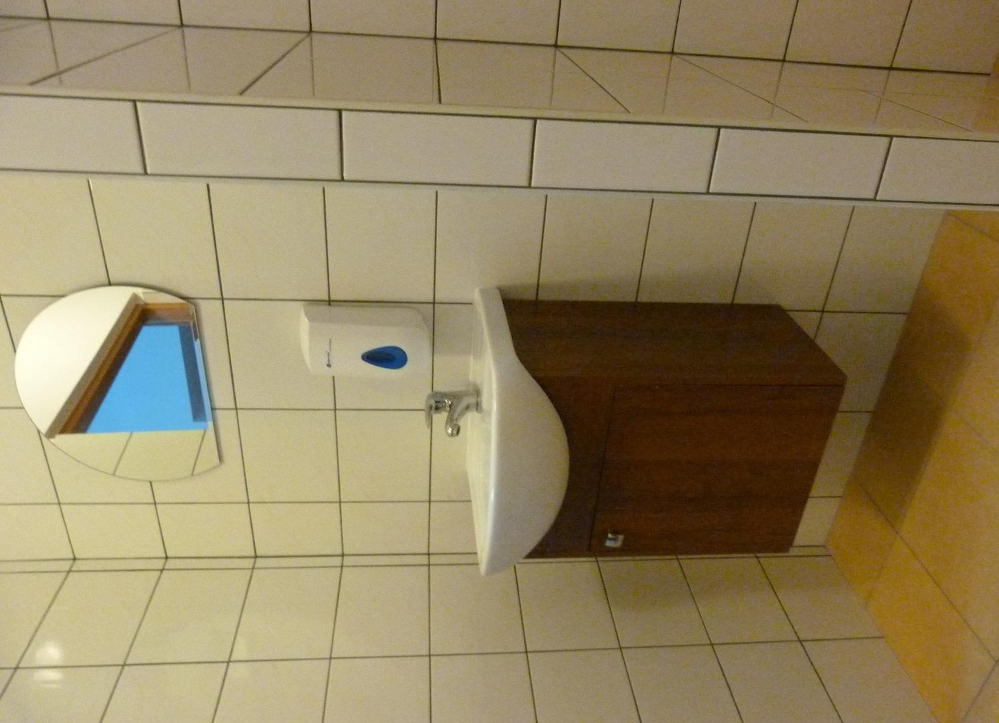 Jasna Hostelik Self Check-In Varsó Kültér fotó